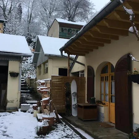 Sur Cour, Le Berlingott Apartment